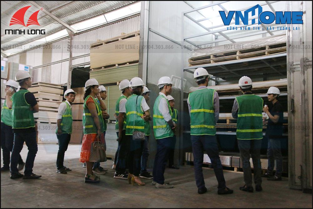 kiến trúc vnhome thăm nhà máy sản xuất gỗ minh long