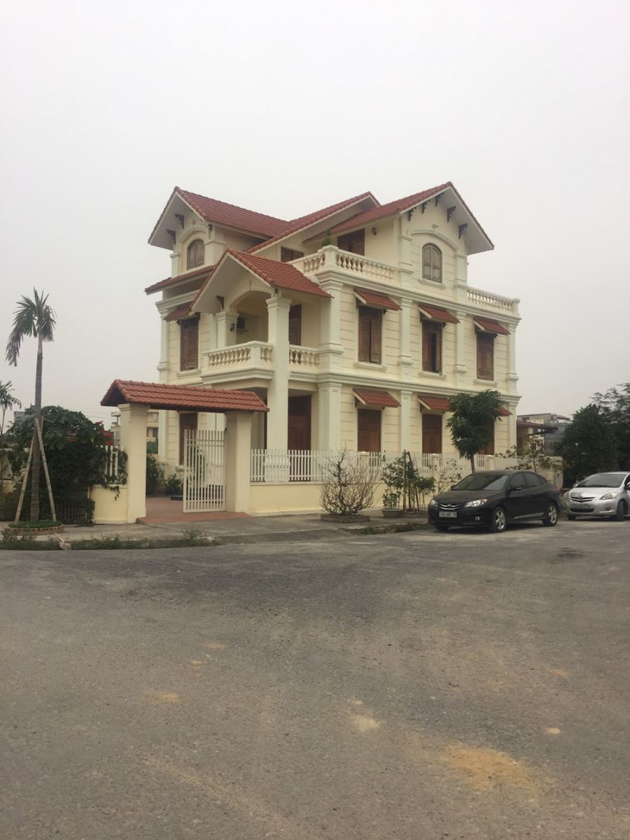 Chiêm ngưỡng mẫu thiết kế biệt thự tân cổ điển 3 tầng mái thái tại Hải Phòng 2